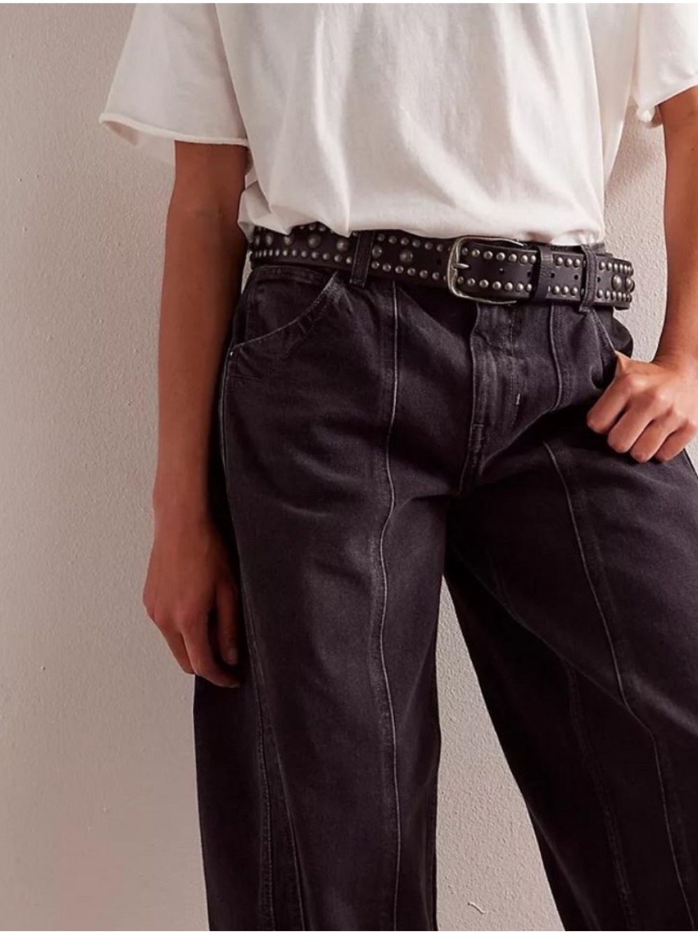 WE THE FREE Olsen Cuffed Cropped Barrel Jeans in Black Wash size 26 - Picture 2 of 14